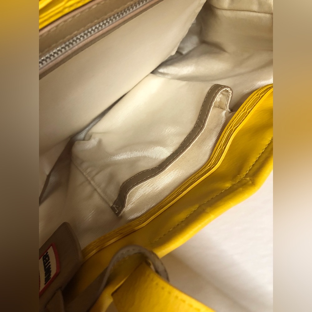 Hunter Yellow Rubber Tote - Picture 13 of 16